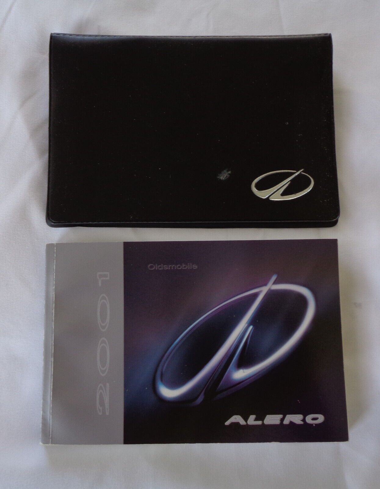 2001 OLDSMOBILE ALERO OWNERS MANUAL WITH CASE OEM FREE SHIPPING! - RarePartsFinder.Com