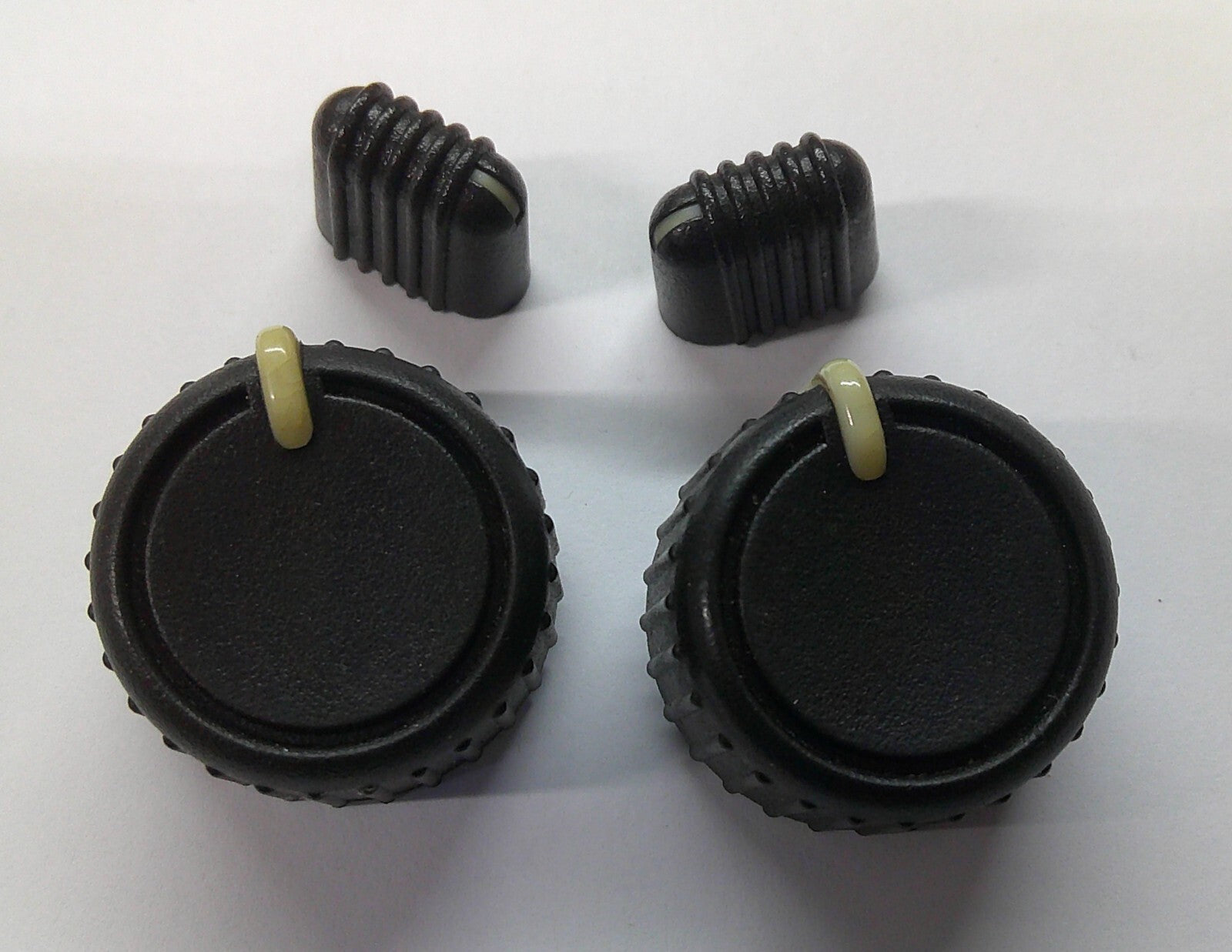 2004 GMC ENVOY CLIMATE CONTROL HEATER AC KNOB SET OEM FREE SHIPPING! - RarePartsFinder.Com