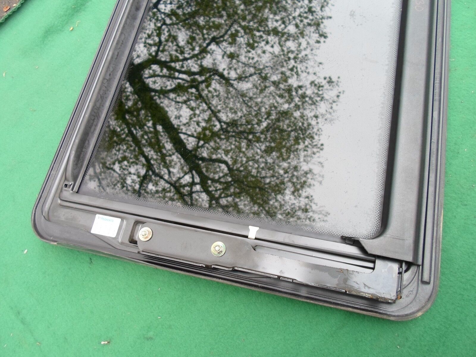 1996 MERCEDES BENZ C220 OEM FACTORY YEAR SPECIFIC SUNROOF GLASS FREE SHIPPING! - RarePartsFinder.Com