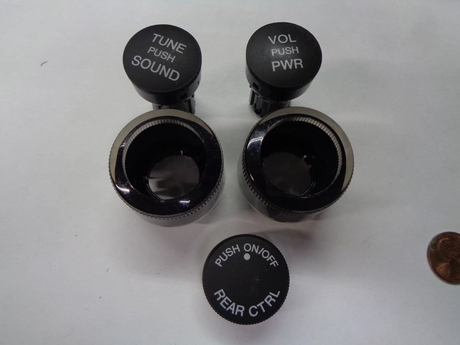 2005 - 2010 HONDA ODYSSEY STEREO RADIO TUNER KNOB SET FREE SHIPPING! - RarePartsFinder.Com