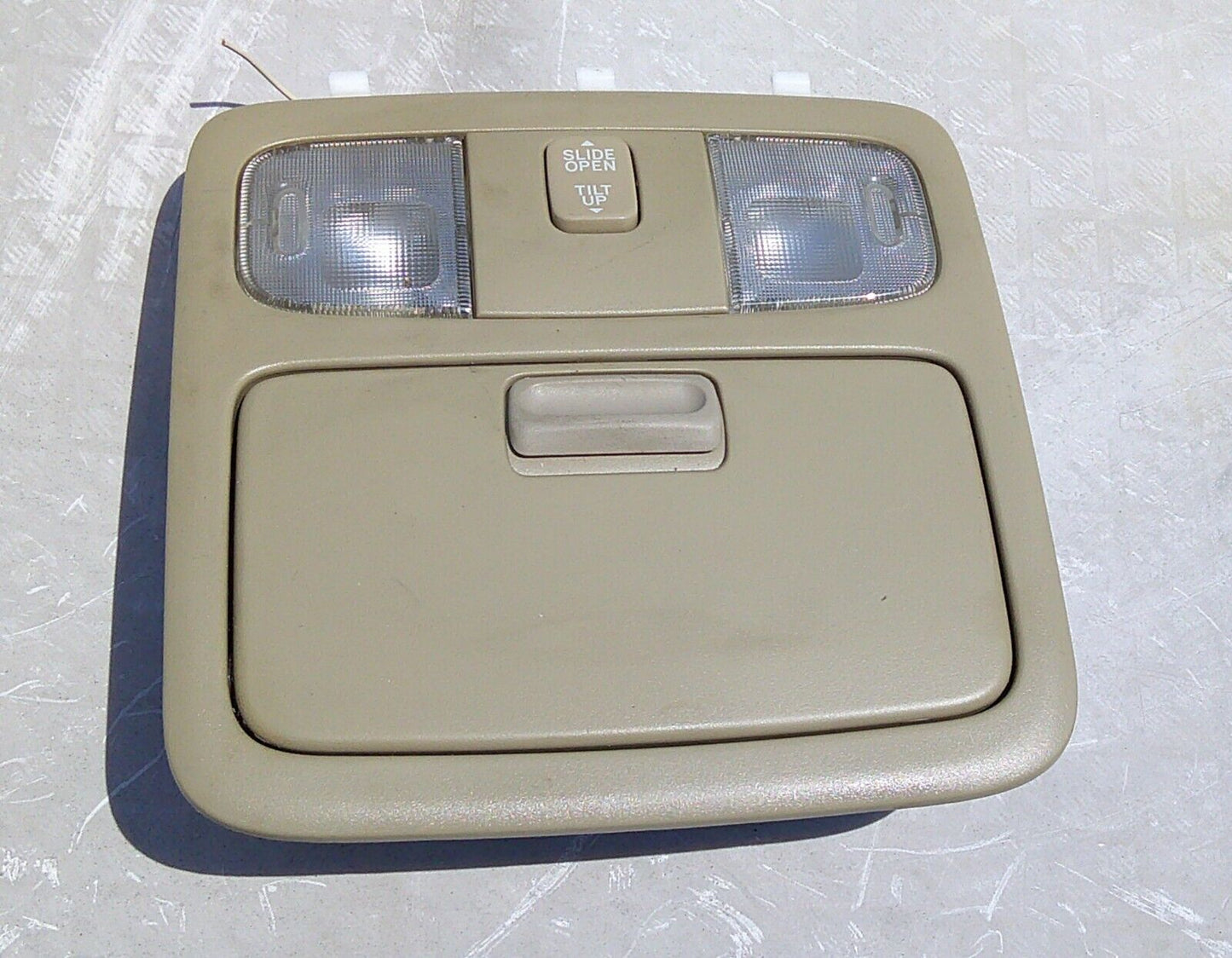 02 - 06 TOYOTA CAMRY BEIGE OEM OVERHEAD DOME LIGHT SUNROOF SWITCH FREE SHIP B3 - RarePartsFinder.Com