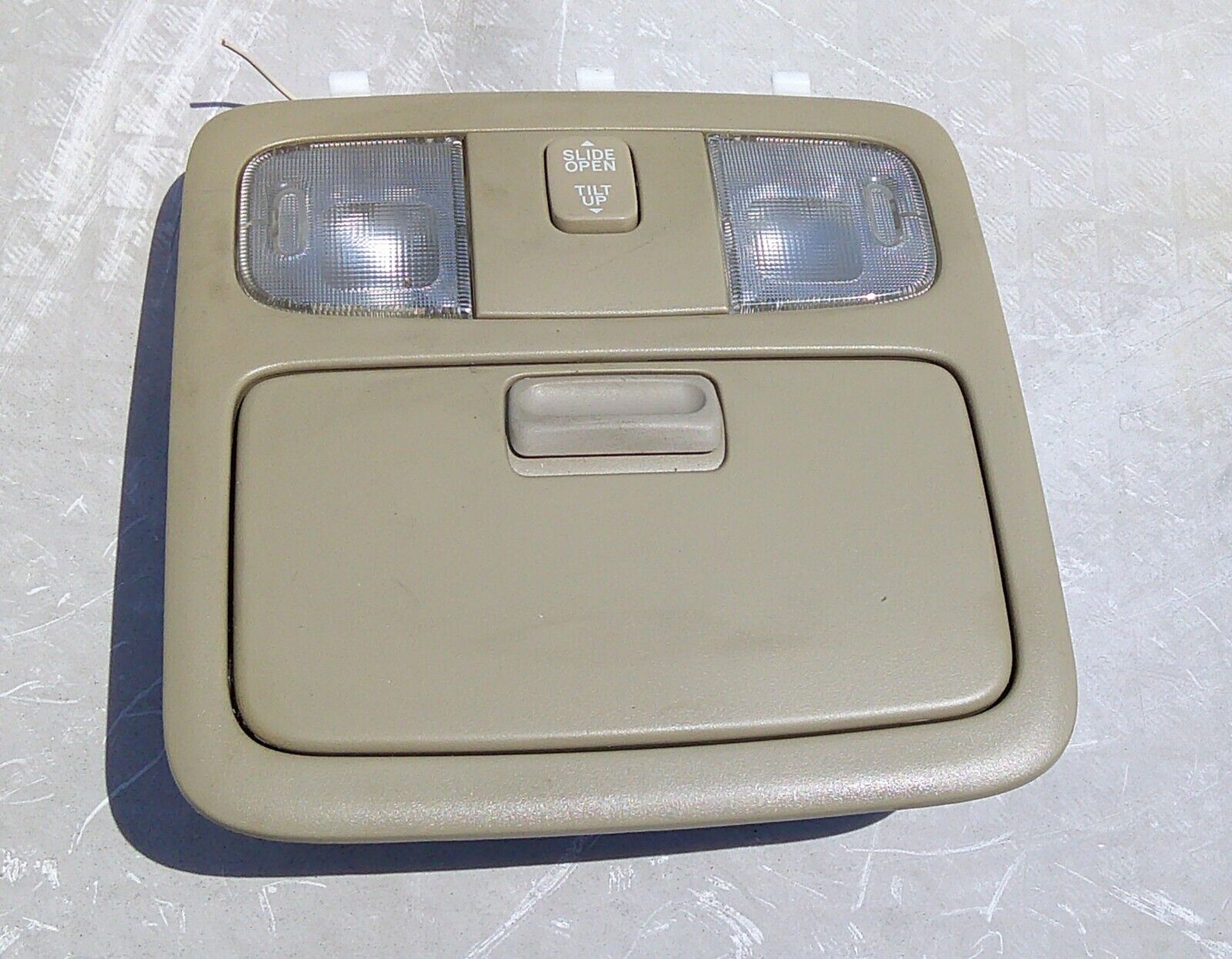 02 - 06 TOYOTA CAMRY BEIGE OEM OVERHEAD DOME LIGHT SUNROOF SWITCH FREE SHIP B3 - RarePartsFinder.Com