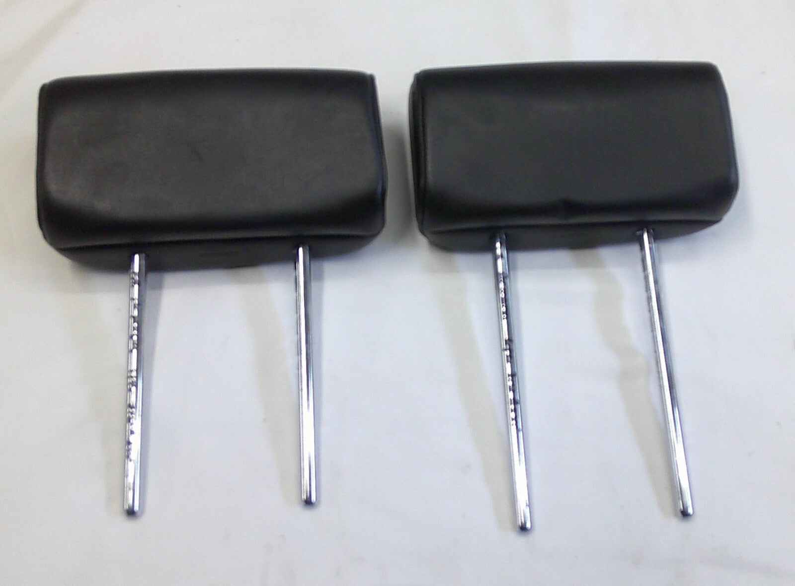 05 - 12 NISSAN ARMADA OEM BLACK LEATHER REAR 3rd ROW HEADREST SET FREE SHIPPING!