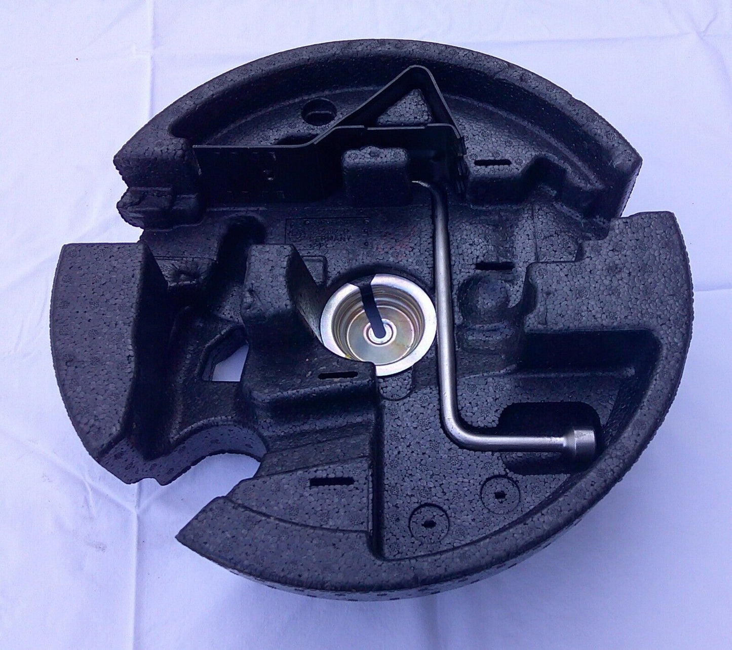 04 - 10 BMW 530i 525i E60 Trunk Jack Tool Kit Foam 71-11-6-758-781  F1