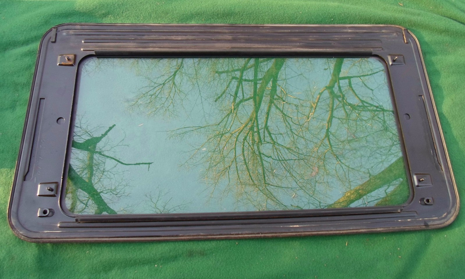 2002 INFINITI QX4 YEAR SPECIFIC OEM SUNROOF GLASS PANEL FREE SHIPPING! - RarePartsFinder.Com