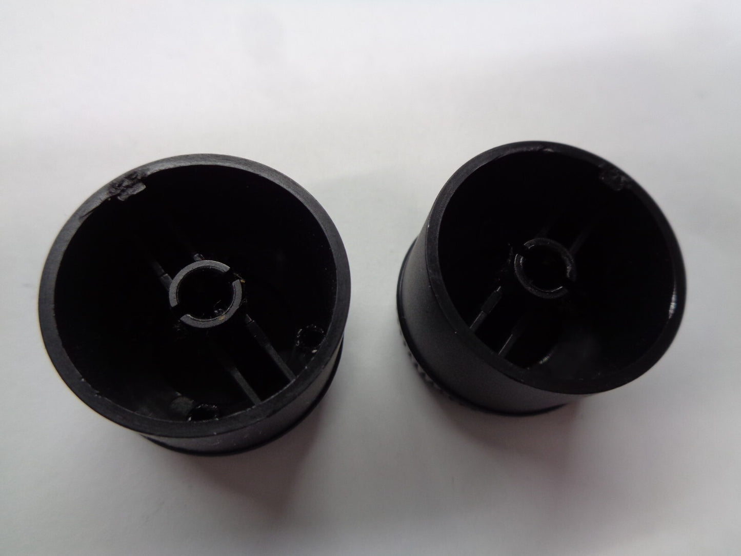 2009 KIA SORENTO RADIO STEREO TUNER CONTROL KNOB SET OEM FREE SHIPPING!