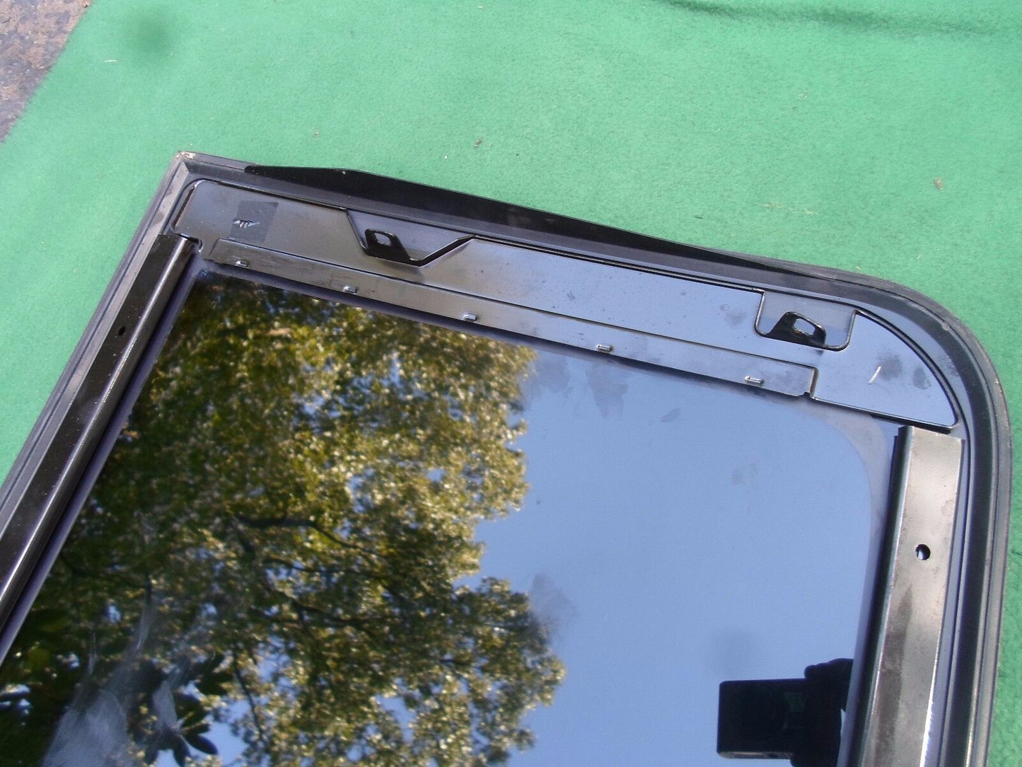 09 10 11 12 13 14 15 16 LINCOLN MKS OEM FACTORY FRONT SUNROOF GLASS FREE SHIP - RarePartsFinder.Com