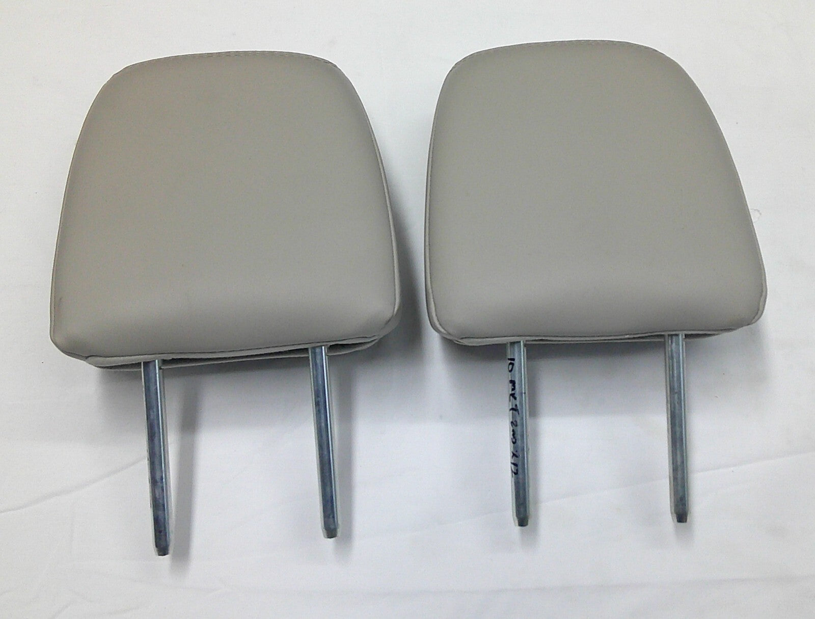 10 - 19 LINCOLN MKT REAR HEADREST HEAD REST SET LEATHER OEM FREE SHIPPING! - RarePartsFinder.Com