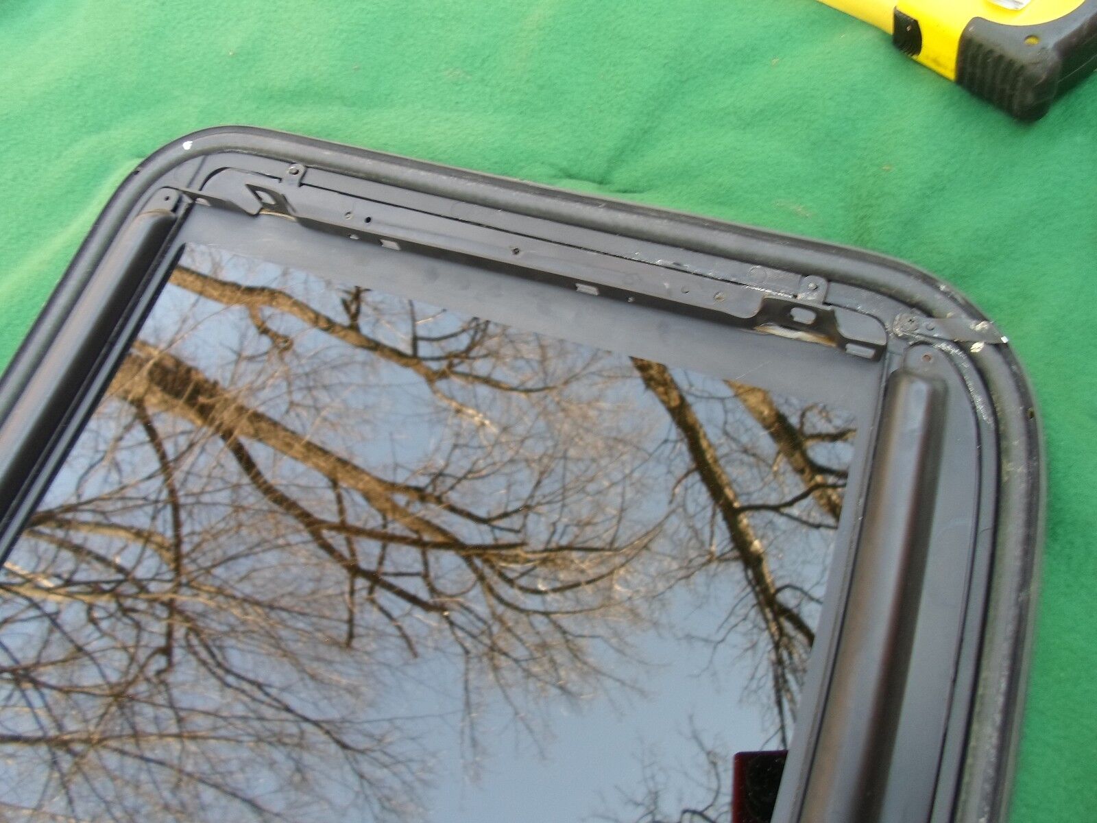 2000 TOYOTA CAMRY SUNROOF GLASS PANEL JAPAN BUILT YEAR SPECIFIC OEM FREE SHIP
