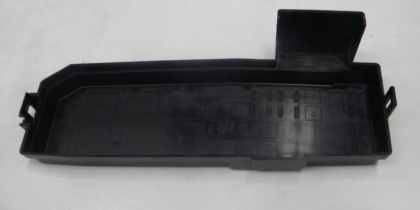 2001 - 2007 Mazda Tribute Engine Compartment Fuse Relay Box Top Lid Cover R3