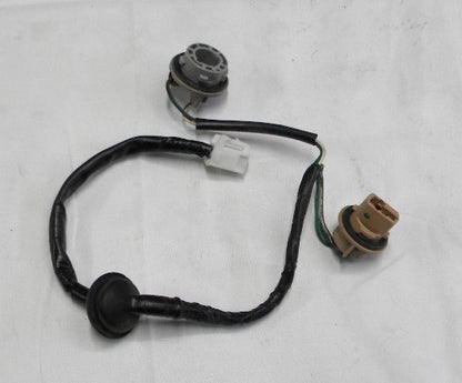 01 - 03 Lexus RX300 Socket Wire Rear L or R Taillight Brake Plug 81555-48020 A11
