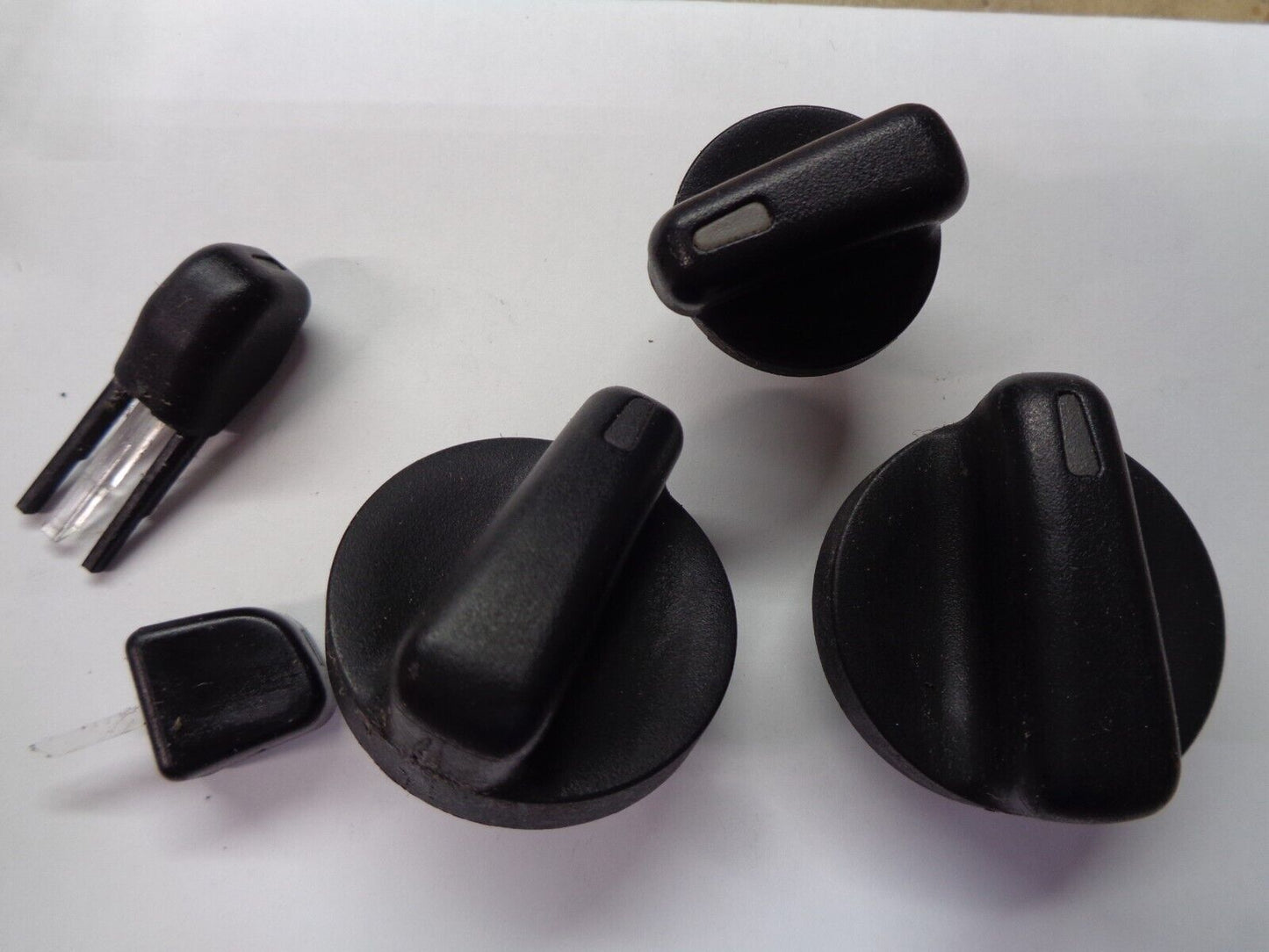 1999 2000 TOYOTA SIENNA AC HEATER CLIMATE CONTROL KNOB SET OEM FREE SHIPPING! - RarePartsFinder.Com