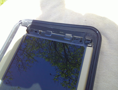 1998 1999 TOYOTA AVALON OEM SUNROOF GLASS OEM FACTORY NO ACCIDENT! FREE SHIPPING - RarePartsFinder.Com