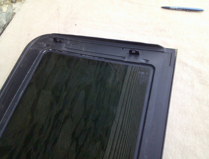 08 09 10 11 12 13 14 CADILLAC CTS OEM FRONT SUNROOF GLASS 23142060; 22792089; 22924513; 23149270; 25895104