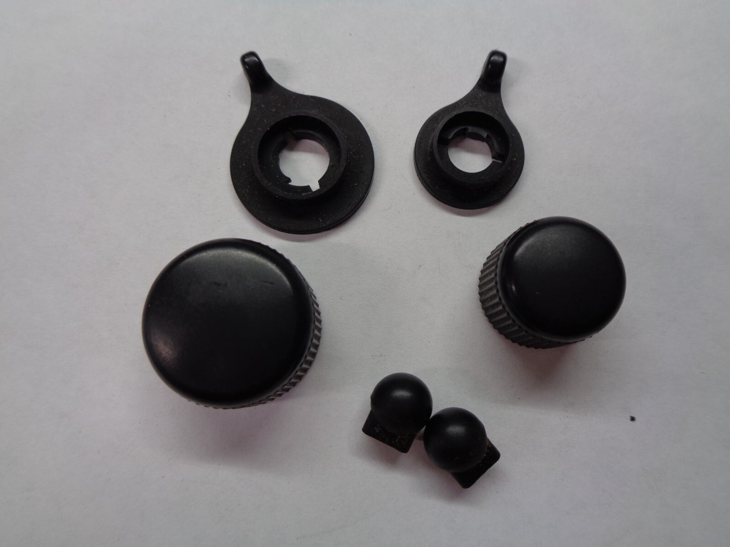 PLYMOUTH VOYAGER DODGE CARAVAN RADIO STEREO TUNER SELECTOR CONTROL KNOB SET OEM - RarePartsFinder.Com