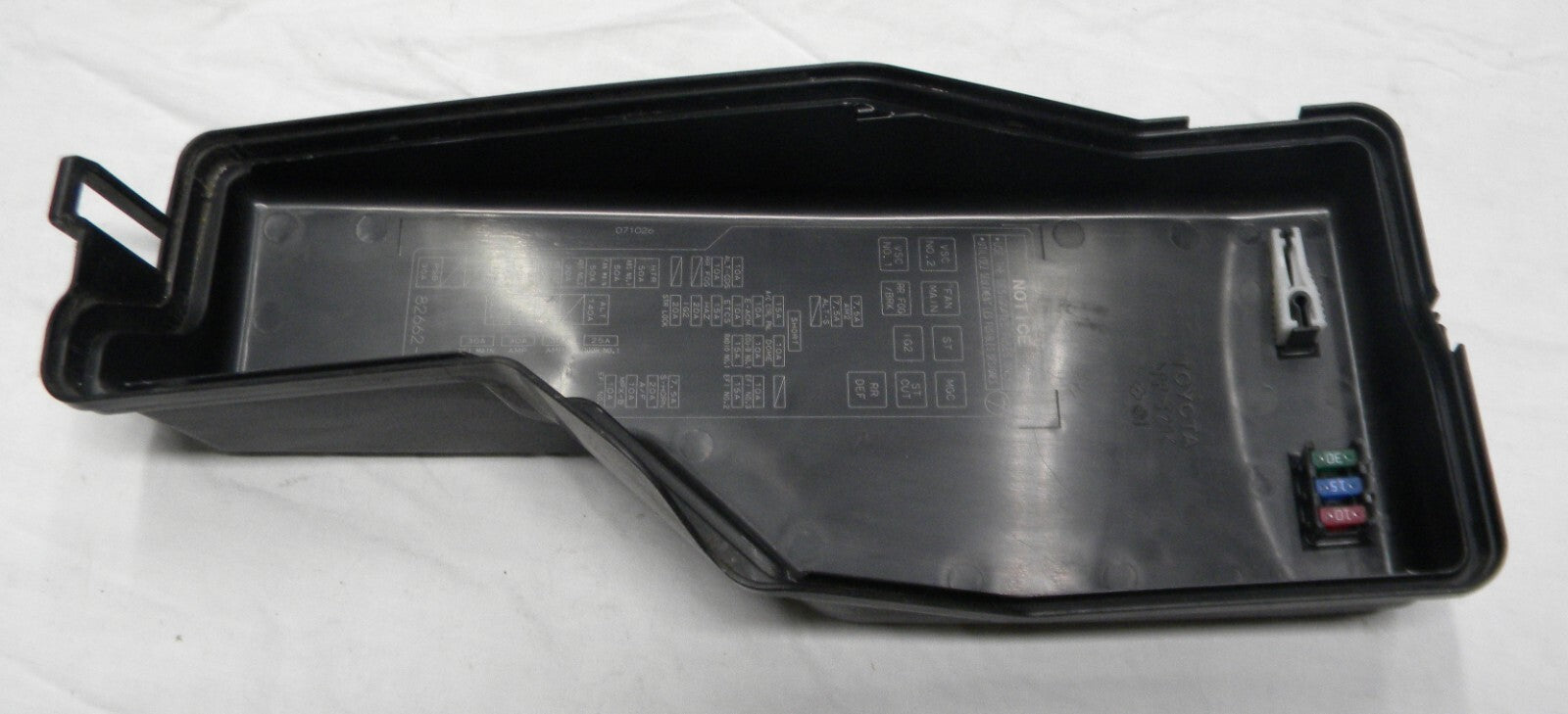2007 - 2010 Lexus ES350 Engine Compartment Relay Fuse Cover Lid 82662-33210 R2 - RarePartsFinder.Com
