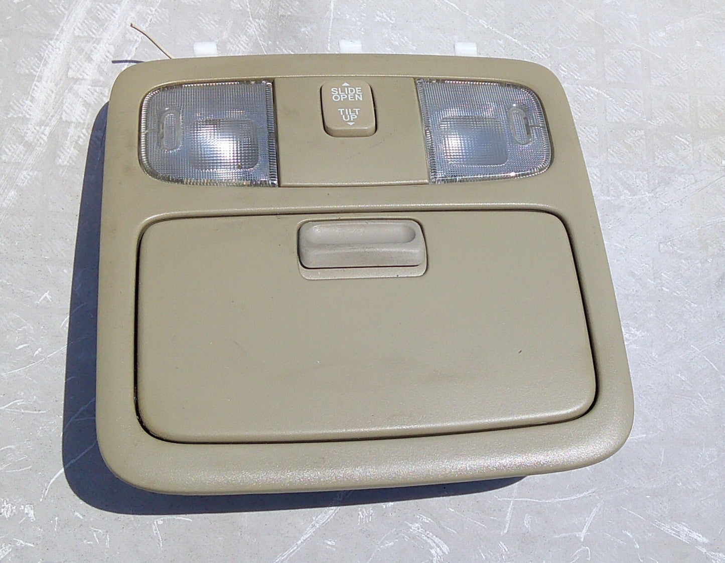 02 - 06 TOYOTA CAMRY BEIGE OEM OVERHEAD DOME LIGHT SUNROOF SWITCH FREE SHIP B3