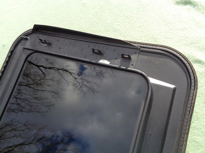 2009 VOLKSWAGON PASSAT OEM FACTORY YEAR SPECIFIC SUNROOF GLASS  FREE SHIPPING - RarePartsFinder.Com