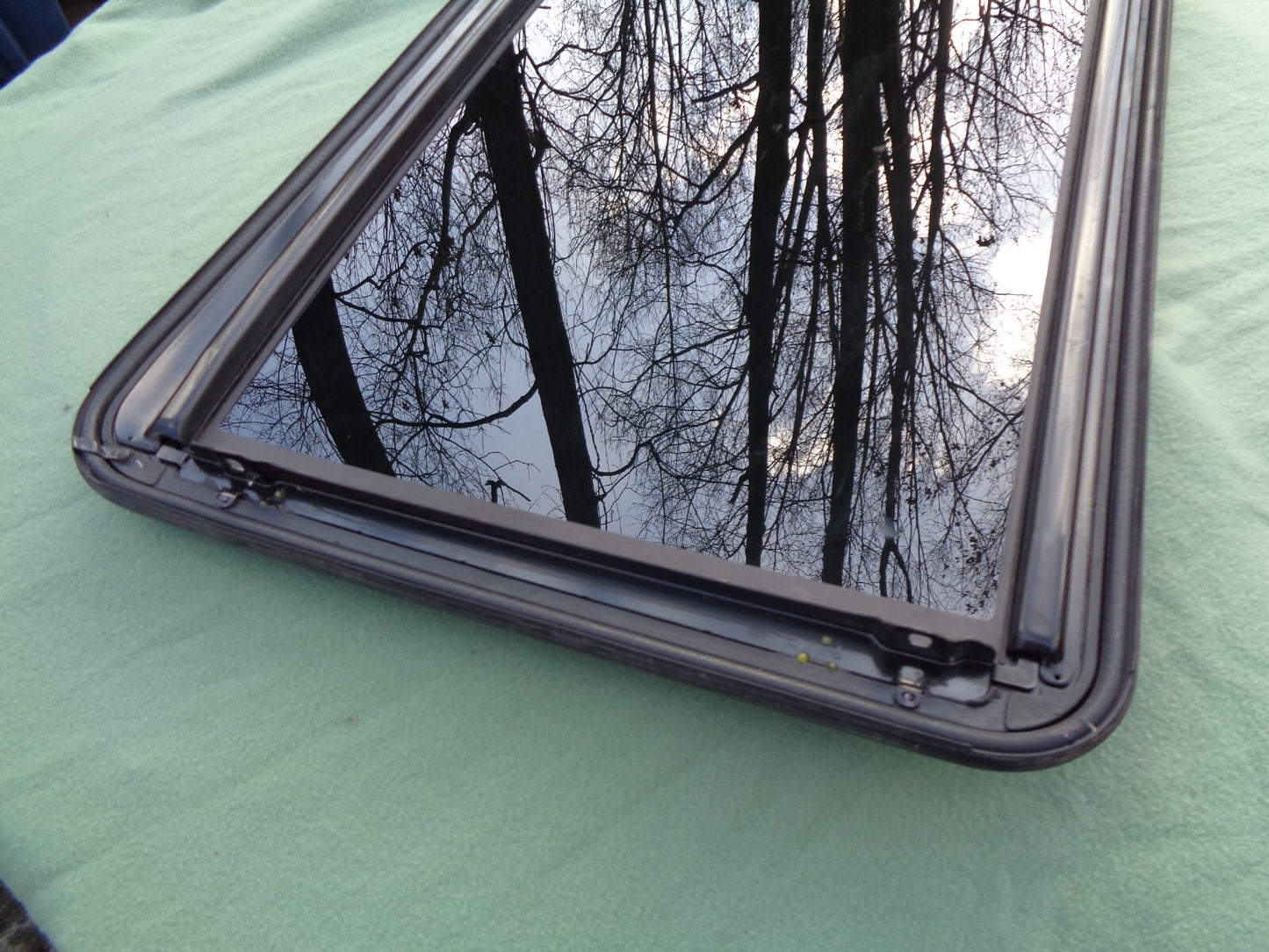 01 - 07 TOYOTA SEQUOIA 04 - 06 TUNDRA OEM  FACTORY SUNROOF GLASS FREE SHIPPING!