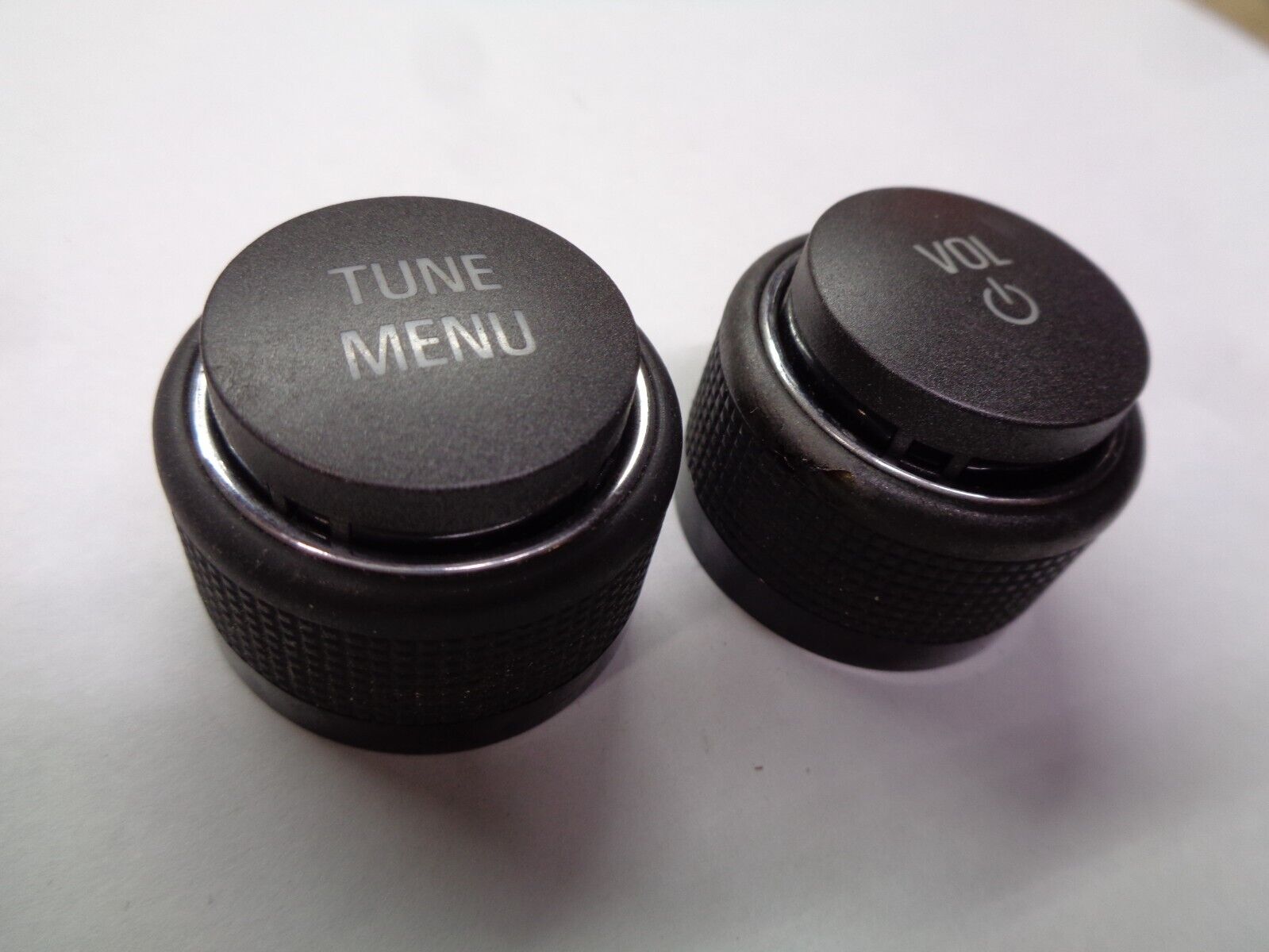 2013 CHEVY MALIBU RADIO STEREO CONTROL KNOB SET OEM FREE SHIPPING! - RarePartsFinder.Com