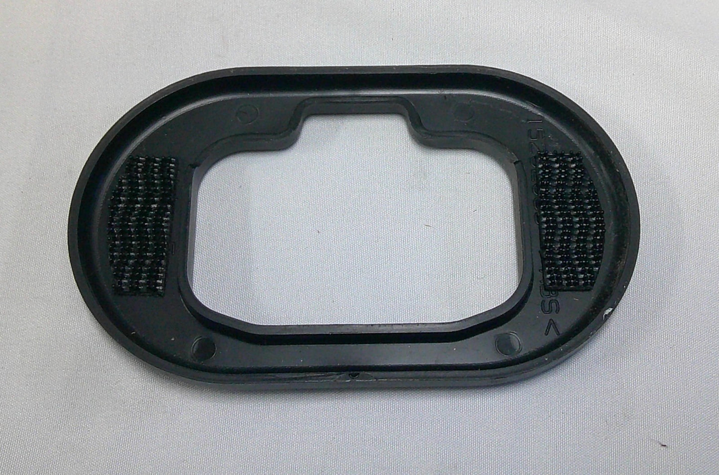 06 - 10  Solstice Saturn Sky Door Striker Bezel Cover 15292983 10350976  A17 - RarePartsFinder.Com