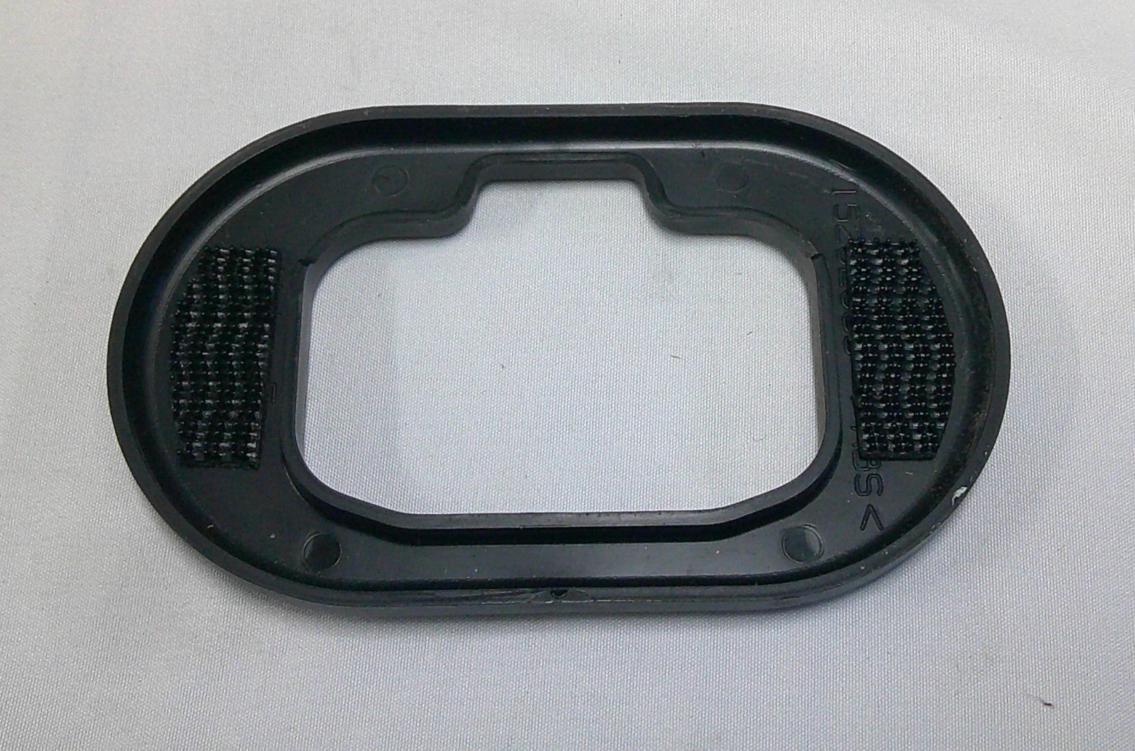 06 - 10  Solstice Saturn Sky Door Striker Bezel Cover 15292983 10350976  A17 - RarePartsFinder.Com