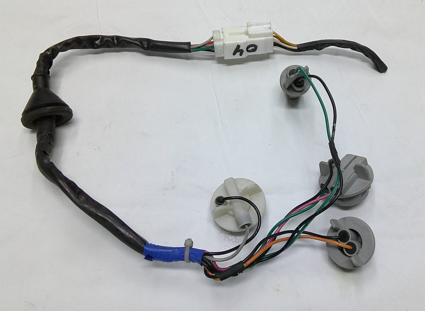 04 - 06 Elantra Socket & Wire Right Rear Taillight Brake Plug 92415-2D550 A10