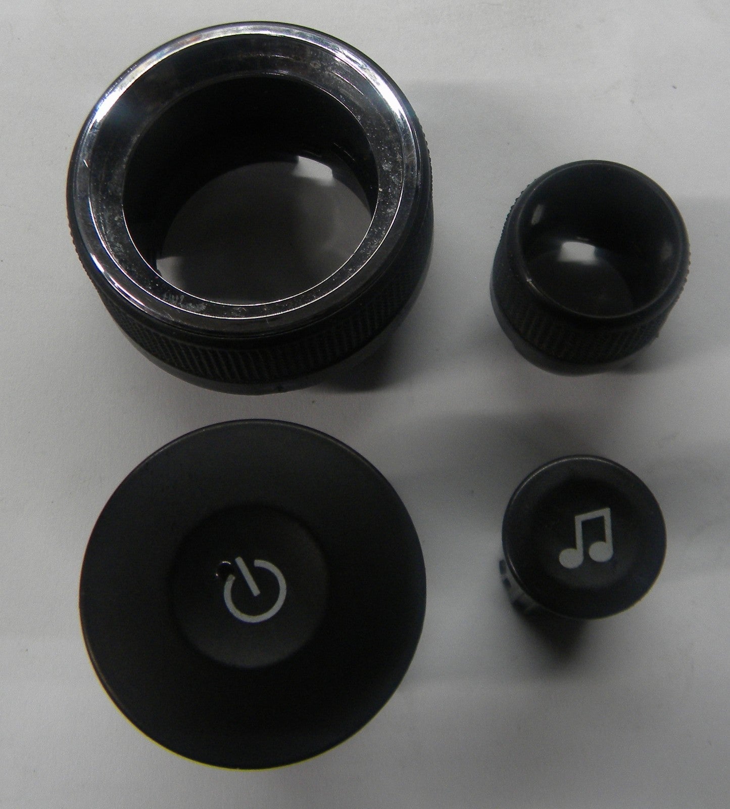 2004 Chevy Silverado Impala Stereo Tuner Radio Knob Set OEM