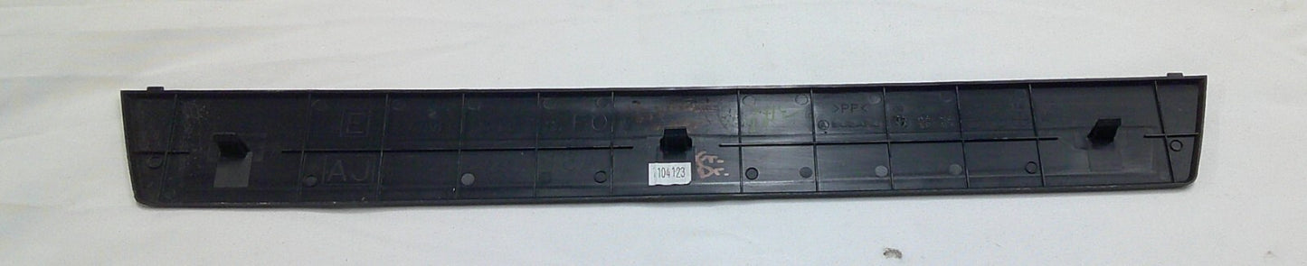 10 11 12  Legacy Outback Front Door R/L Sill Trim Scuff Plate Panel Cover B7
