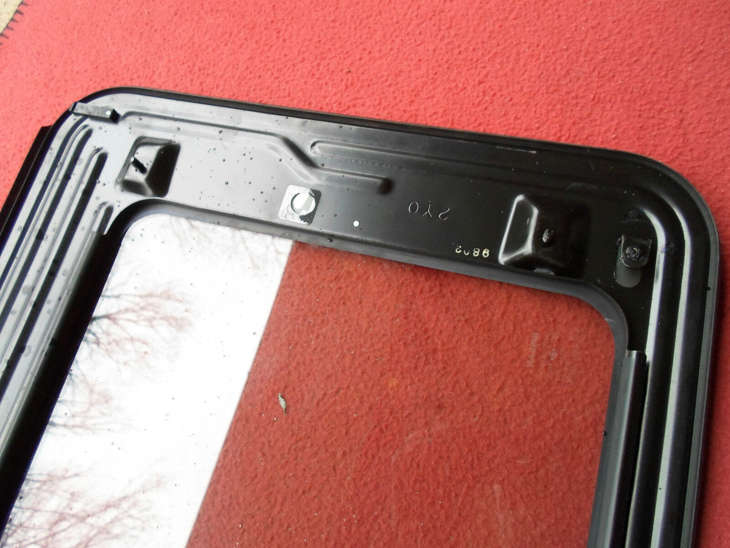 2004 INFINITI I35 YEAR SPECIFIC OEM FACTORY SUNROOF GLASS FREE SHIPPING