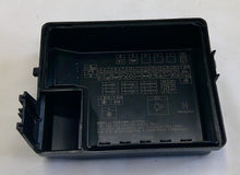 2004 - 2007 Mitsubishi Endeavor FuseBox Fuse Box Relay Cover Lid OEM MR965944 B9 - RarePartsFinder.Com