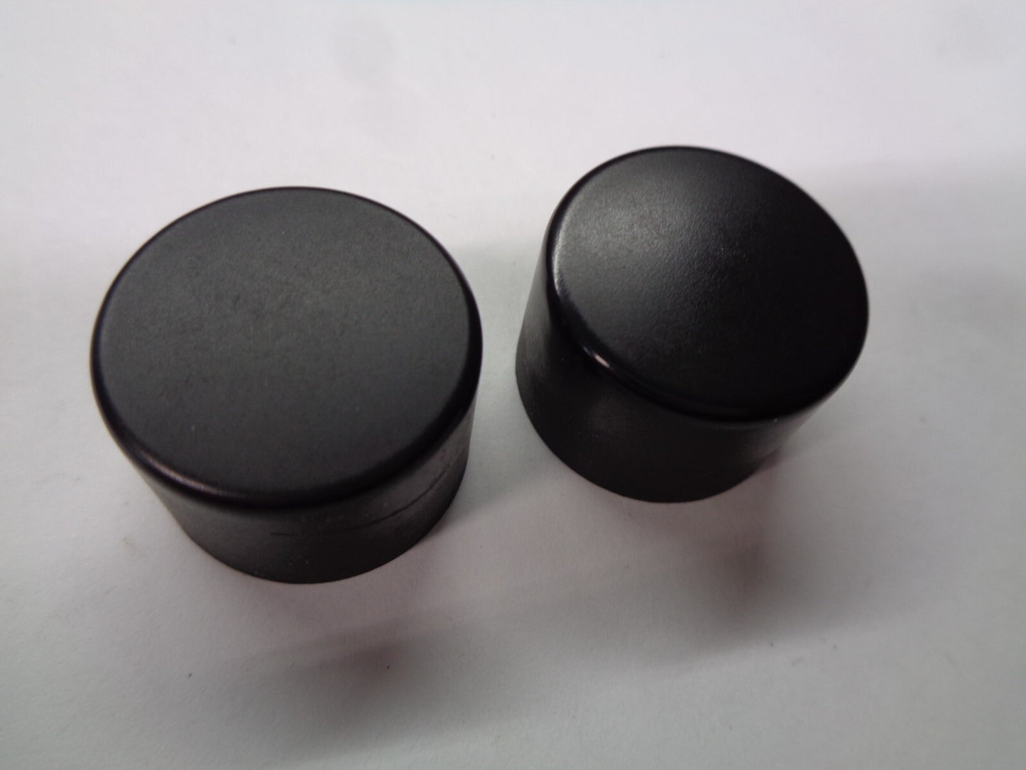2006 2007 2008 KIA SEDONA RADIO STEREO TUNER CONTROL KNOB SET OEM FREE SHIPPING! - RarePartsFinder.Com