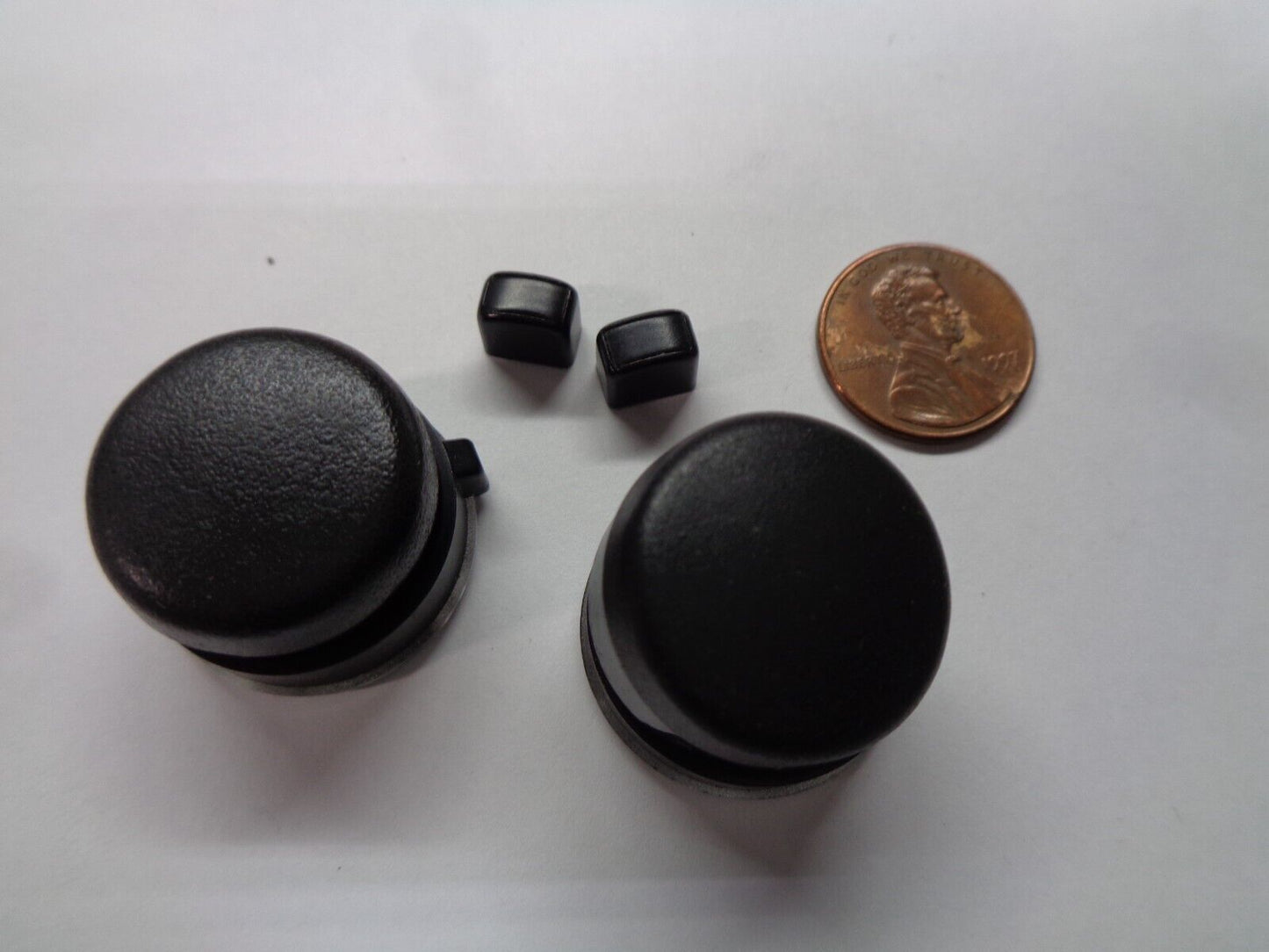 92 - 95 CADILLAC SEVILLE RADIO STEREO TUNER SELECTOR KNOB SET OEM FREE SHIPPING - RarePartsFinder.Com