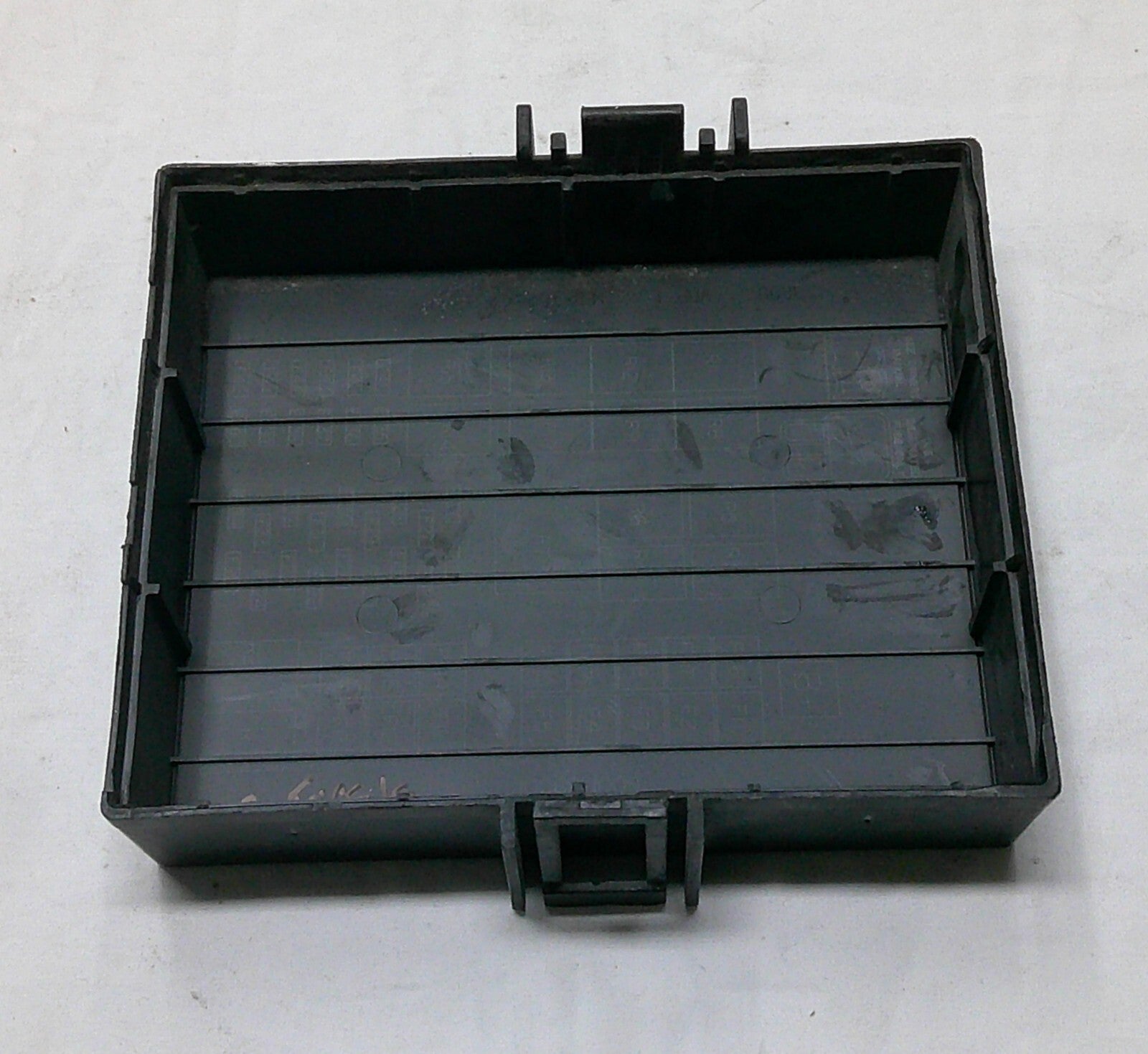 11 - 13 Ford Fiesta Fuse Relay Box Fusebox Cover Lid 6001389001  Free Ship  R1 - RarePartsFinder.Com