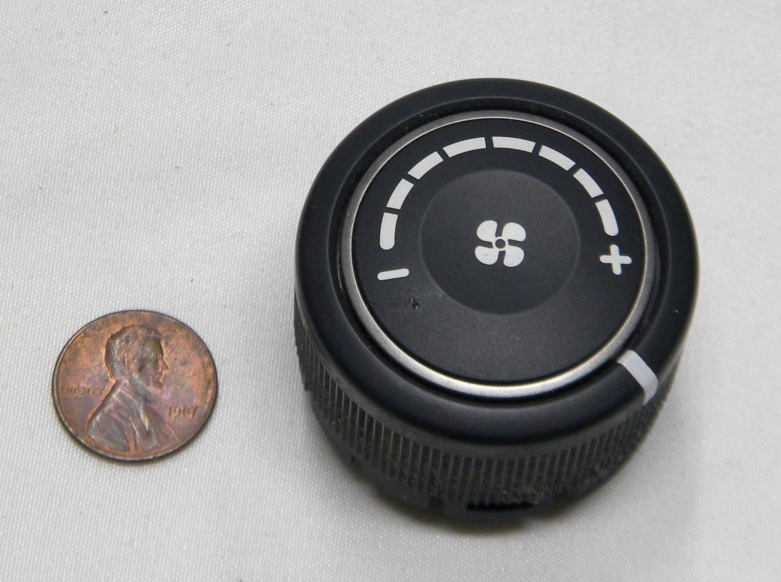 2007 Kia Rondo AC Heater Fan HVAC Climate Control Knob OEM