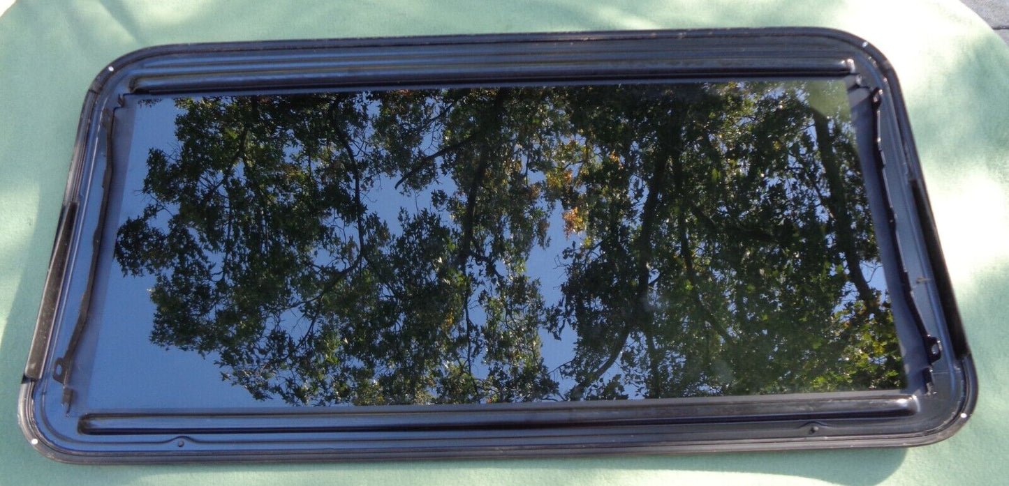 2004 LEXUS ES300 YEAR SPECIFIC OEM SUNROOF GLASS PANEL NO ACCIDENT!  FREE SHIP - RarePartsFinder.Com