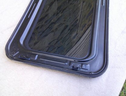 2006 - 2007 MITSUBISHI LANCER OEM FACTORY SUNROOF GLASS FREE SHIPPING