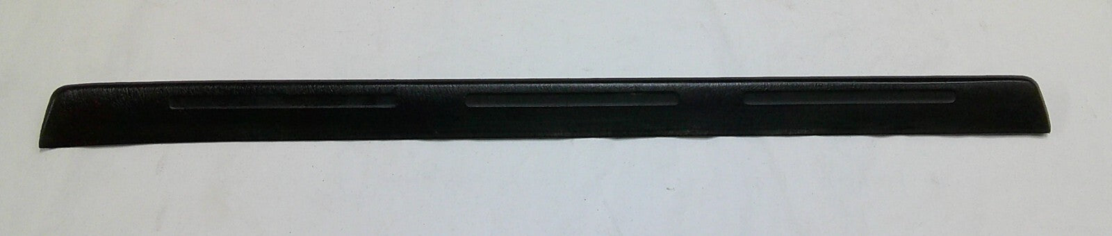 01 - 07 TOYOTA HIGHLANDER DRIVER DOOR FRONT SILL 67912-48010 OEM FREE SHIP B6 - RarePartsFinder.Com