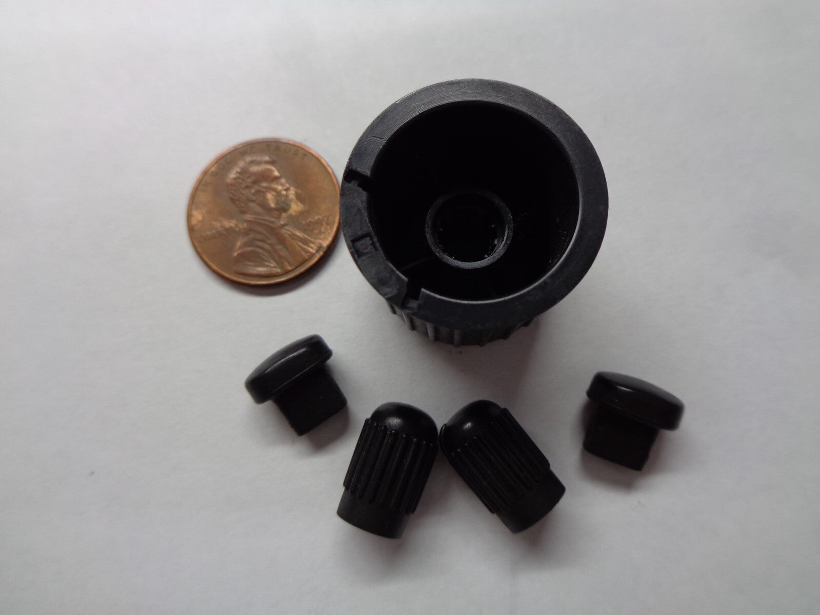 2001 - 2005 CHRYSLER SEBRING RADIO STEREO TUNER KNOB OEM SET FREE SHIPPING! - RarePartsFinder.Com