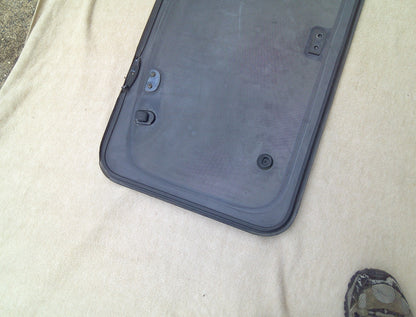 1998 - 2002 NISSAN FRONTIER OEM SUNROOF GLASS PANEL 73610-VK600 73610-0S100