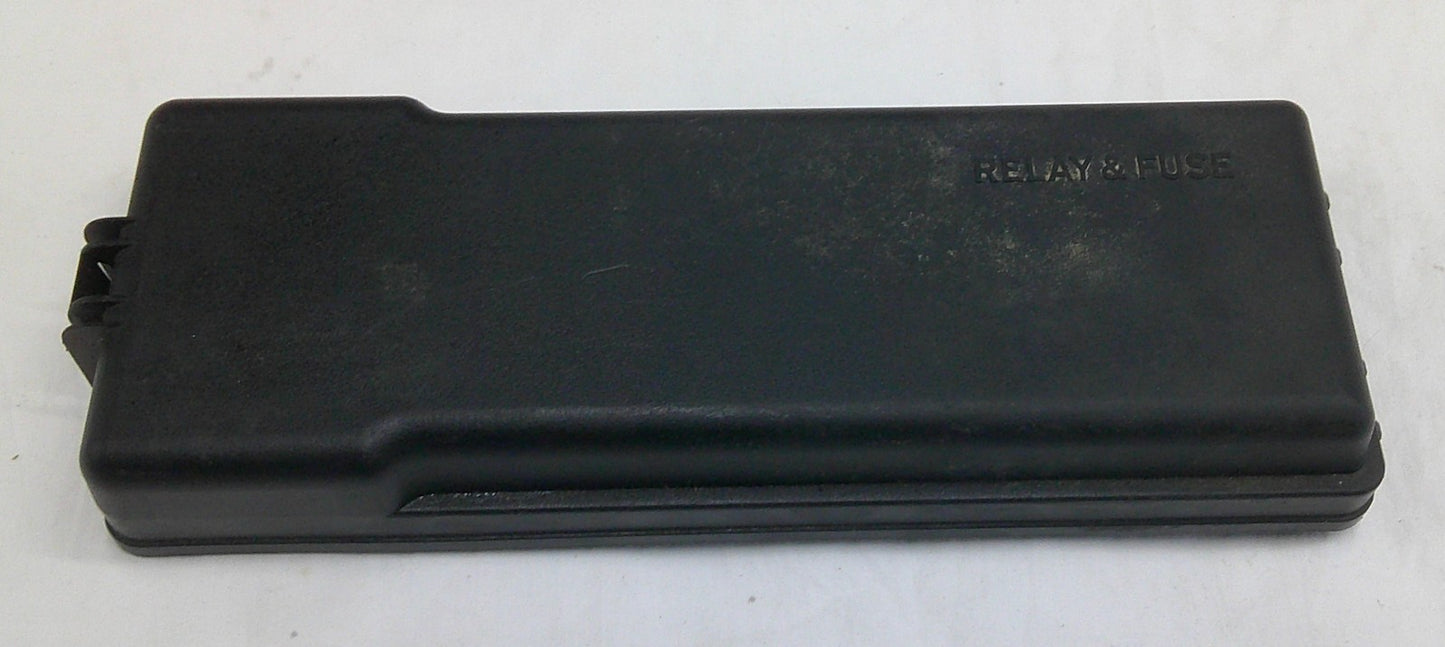 2001 - 2003 Toyota Sequoia Fuse Junction Cover Block 82672-0C020 B1