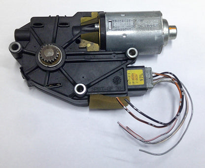 2004 - 2013 MAZDA 3 SUNROOF MOTOR OEM TESTED BP4M-69-870  BP4M69870
