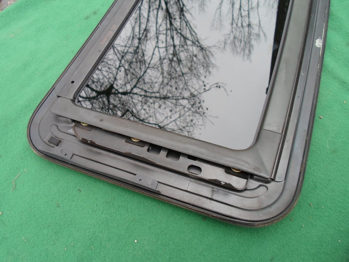 2003 HYUNDAI ELANTRA OEM YEAR SPECIFIC SUNROOF GLASS NO ACCIDENT FREE SHIPPING! - RarePartsFinder.Com