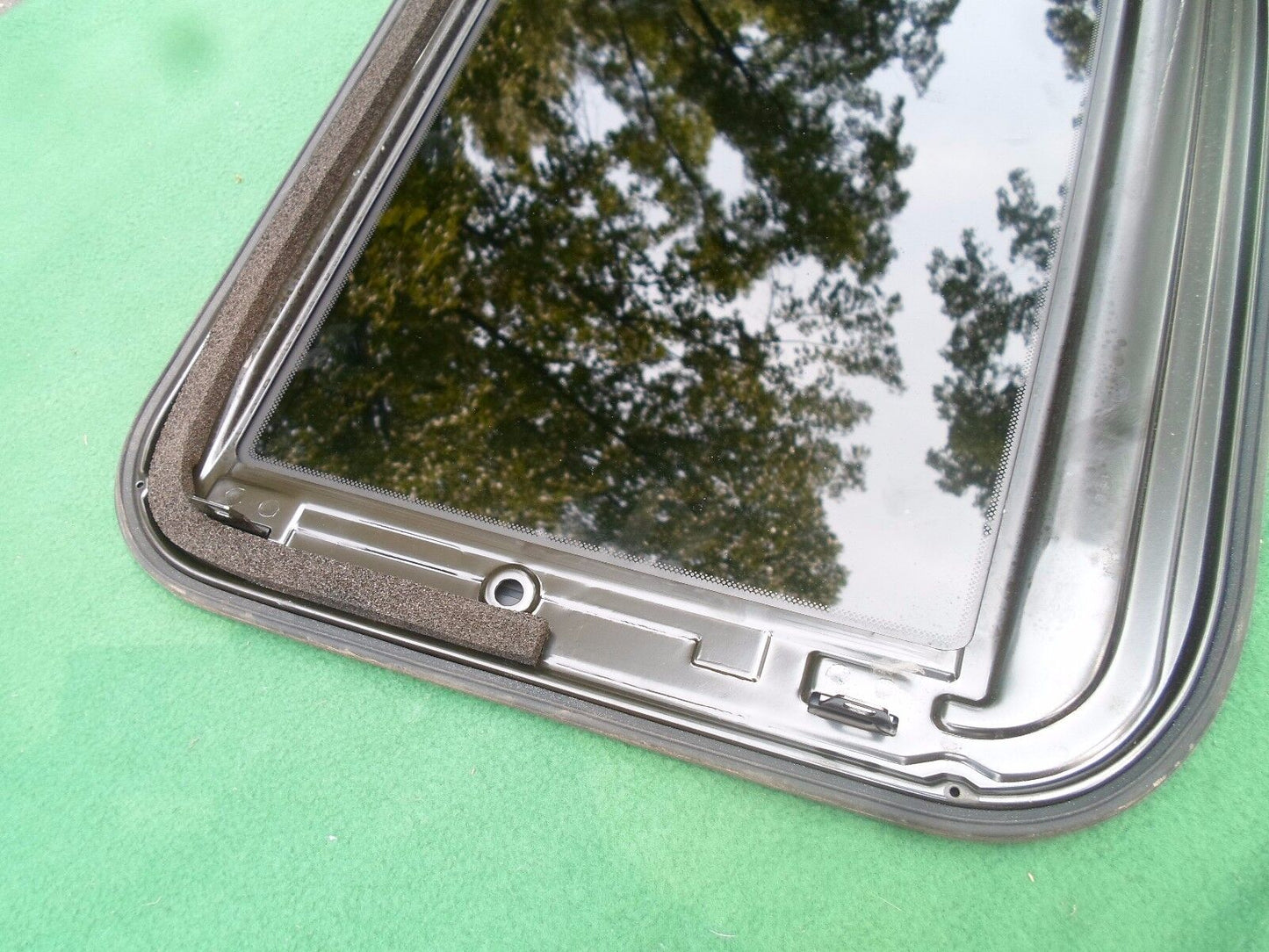 2006 - 2014 SUBARU B9 TRIBECA  OEM FACTORY SUNROOF GLASS PANEL FREE SHIPPING! - RarePartsFinder.Com