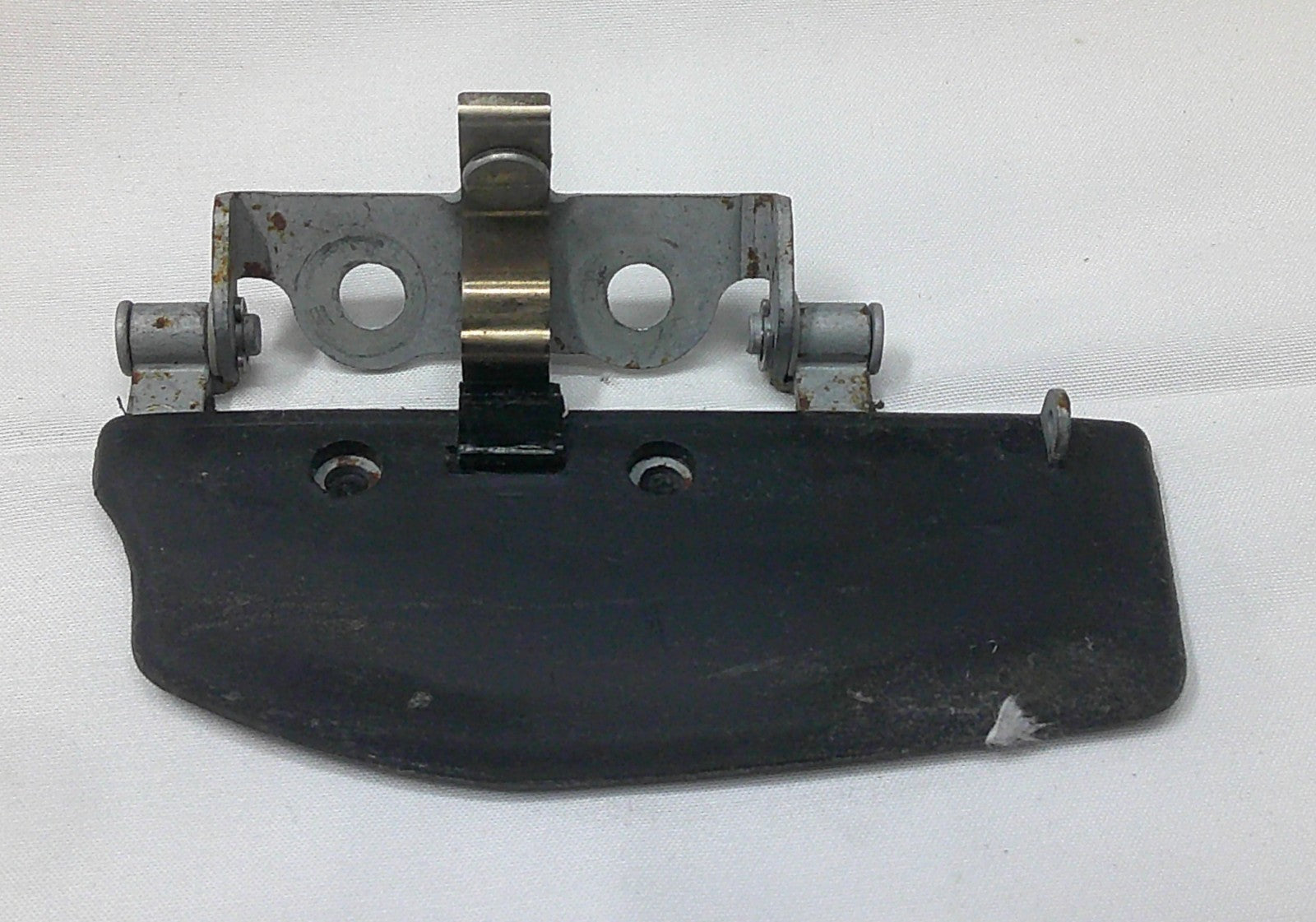 1998 - 2002 Nissan Frontier LH Sunroof Hinge Deflector  73891-W9020 OEM  A17