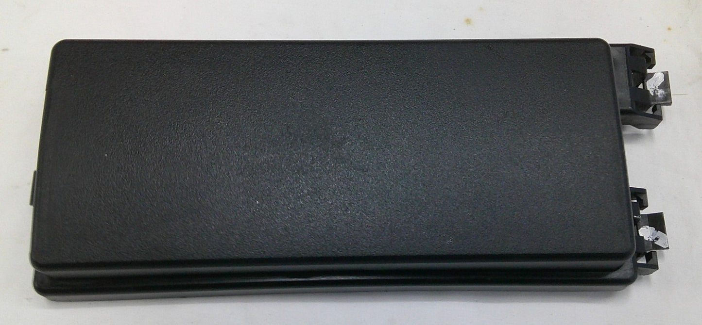 2004 - 2009 Jeep Cherokee OEM Relay Fuse Engine Compartment Cover L0023295 R3