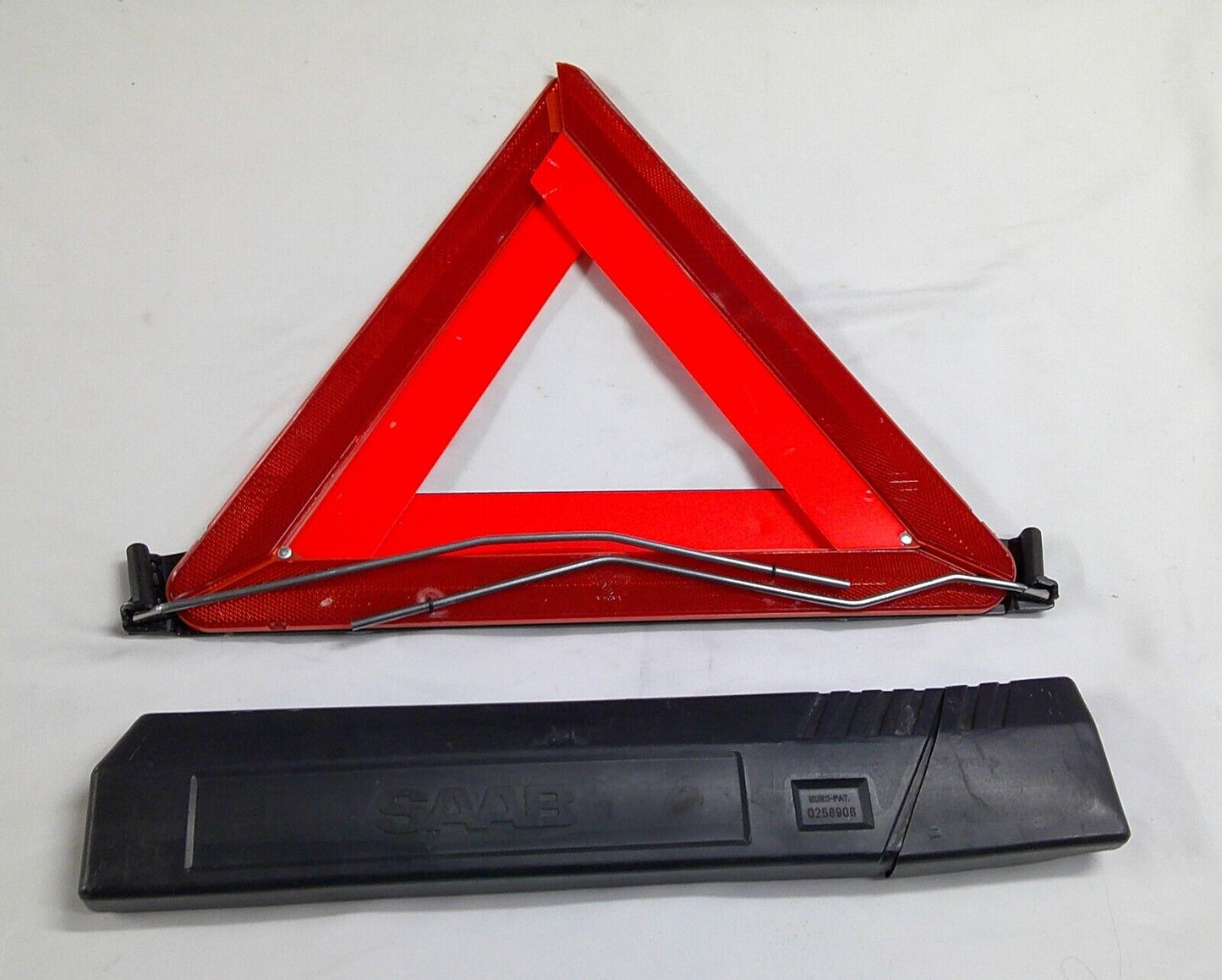 Saab 900 9-5 9-3 EMERGENCY REFLECTOR TRIANGLE & CASE 0258906 FREE SHIPPING B3 - RarePartsFinder.Com