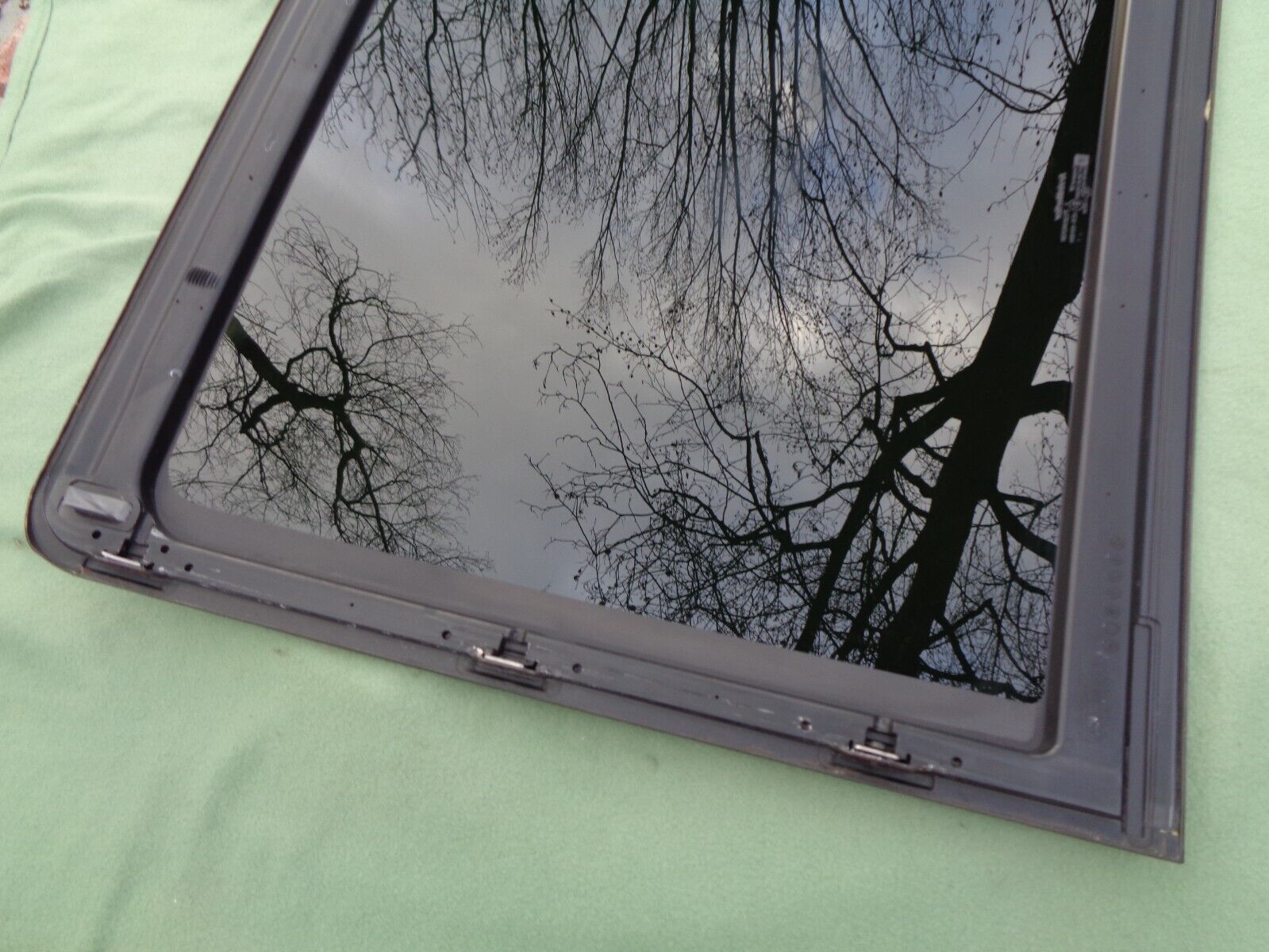 2008 SATURN ASTRA HATCHBACK REAR SUNROOF GLASS PANEL OEM  FACTORY FREE SHIPPING - RarePartsFinder.Com