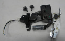 2007 - 2012 SENTRA TRUNK STRIKER  84620-ET000 OEM A17