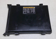 10 11 SAVANA EXPRESS ENGINE COMPARTMENT FUSE RELAY COVER LID 20944028 B9